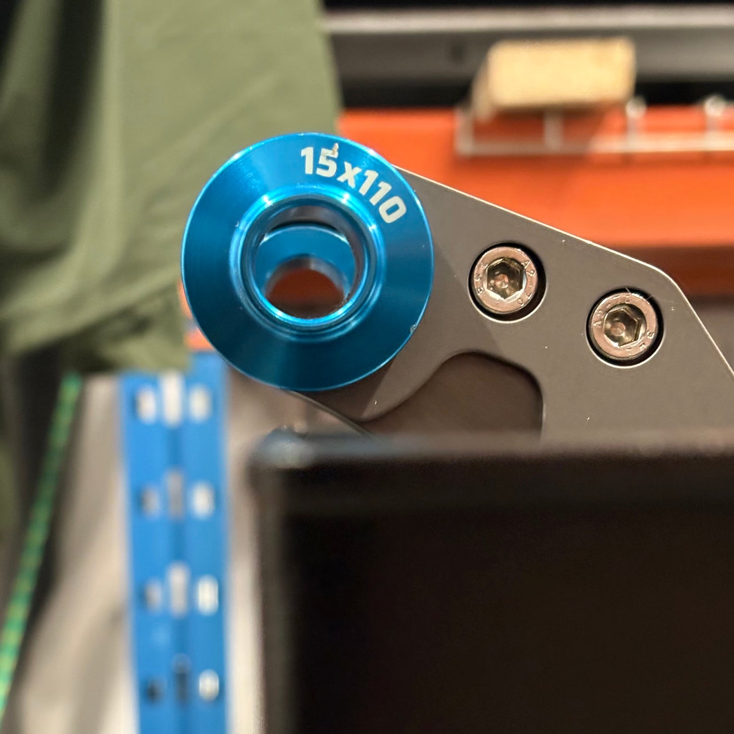 Freedom Coast Adjustable Fork Mount Bolt Down